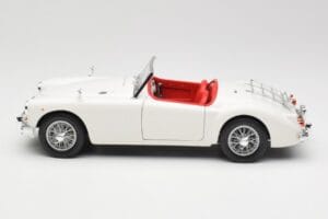 MGA Roadster Old English White Revell 1:18 08455 Diecast — photo 4 of 8