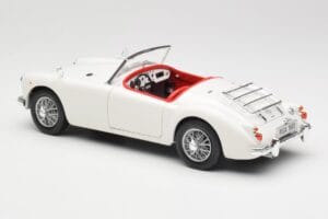MGA Roadster Old English White Revell 1:18 08455 Diecast — photo 7 of 8