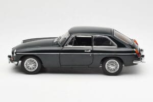 MGB GT Mk2 Coupe Racing Green AUTOart 1:18 76602 Diecast — photo 4 of 8