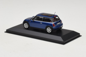 Mini Cooper Cabriolet Blue Minichamps 1:43 80420309092-R1 Diecast — photo 3 of 5