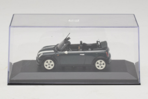 Mini Cooper Cabriolet Green With White Stripe Minichamps 1:43 80420309093-R1 Diecast — photo 4 of 5