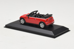 Mini Cooper R52 Cabriolet Red Minichamps 1:43 431138230 Diecast — photo 3 of 4