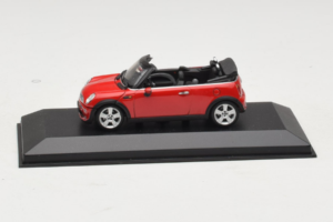 Mini Cooper R52 Cabriolet Red Minichamps 1:43 431138230 Diecast