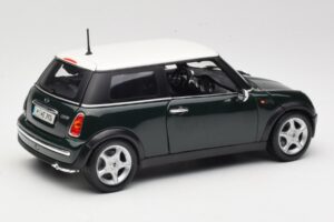 Mini Cooper Mk7 Green Maisto 1:18 7271336 Diecast — photo 3 of 8