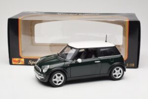Mini Cooper Mk7 Green Maisto 1:18 7271336 Diecast — photo 8 of 8