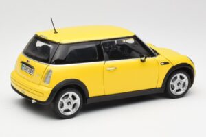 Mini Cooper One R50 Aerodynamics Package Yellow Kyosho 1:18 80430148553 Diecast — photo 3 of 8
