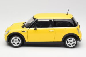 Mini Cooper One R50 Aerodynamics Package Yellow Kyosho 1:18 80430148553 Diecast — photo 4 of 8