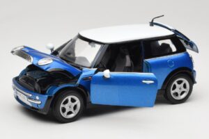 Mini Cooper R50 Blue With White Roof Mondo Motors 1:18 MINI004 Diecast — photo 2 of 8