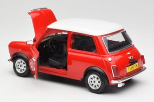 Mini Cooper Red Bburago 1:18 3379 Diecast — photo 5 of 8