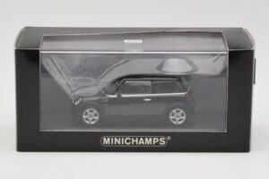 Mini One R50 Black With Black Roof Minichamps 1:43 MINI005 Diecast — photo 4 of 5