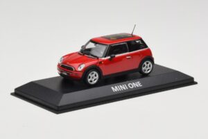 Mini One R50 Red With Red Roof Minichamps 1:43 MINI001 Diecast — photo 2 of 5