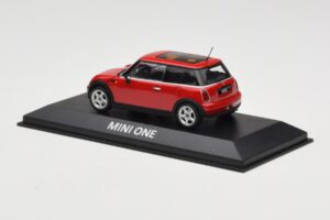 Mini One R50 Red With Red Roof Minichamps 1:43 MINI001 Diecast — photo 3 of 5