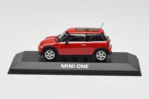 Mini One R50 Red With Red Roof Minichamps 1:43 MINI001 Diecast