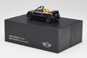 Mini Cooper S R57 Cabriolet Black Minichamps 1:43 80422148818 Diecast — photo 3 of 4