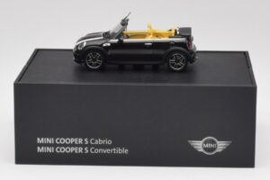 Mini Cooper S R57 Cabriolet Black Minichamps 1:43 80422148818 Diecast