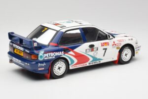 Mitsubishi Lancer Evo 3 Group A #4 T. Makinen / S. Harjanne Rally Australia 1996 Otto 1:18 OT475 Resin — photo 2 of 6