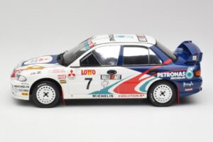 Mitsubishi Lancer Evo 3 Group A #4 T. Makinen / S. Harjanne Rally Australia 1996 Otto 1:18 OT475 Resin — photo 3 of 6