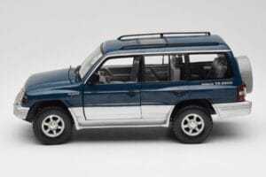 Mitsubishi Pajero V20 LWB Blue & Silver Sun Star 1:18 1212 Diecast — photo 4 of 8