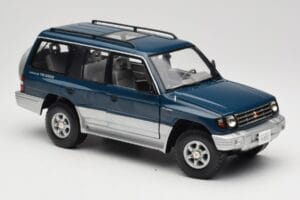 Mitsubishi Pajero V20 LWB Blue & Silver Sun Star 1:18 1212 Diecast — photo 6 of 8