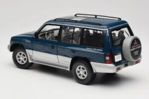 Mitsubishi Pajero V20 LWB Blue & Silver Sun Star 1:18 1212 Diecast — photo 7 of 8
