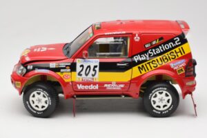Mitsubishi Pajero Rallye Raid #205 Paris-Dakar Rally 2001 Solido 1:18 9022 Diecast — photo 4 of 8