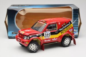 Mitsubishi Pajero Rallye Raid #205 Paris-Dakar Rally 2001 Solido 1:18 9022 Diecast — photo 8 of 8