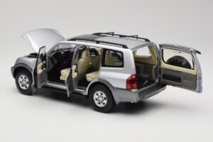 Mitsubishi Pajero V73 Blue YC Model 1:18 241218040102010209 Diecast — photo 5 of 8