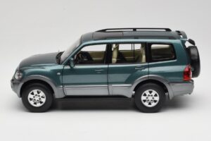 Mitsubishi Pajero V73 Green YC Model 1:18 241218040101010215 Diecast — photo 4 of 8