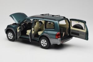 Mitsubishi Pajero V73 Green YC Model 1:18 241218040101010215 Diecast — photo 5 of 8