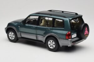 Mitsubishi Pajero V73 Green YC Model 1:18 241218040101010215 Diecast — photo 7 of 8