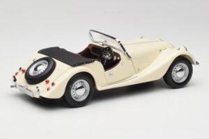 Morgan 4/4 Series II White Kyosho 1:18 08111W Diecast — photo 3 of 8