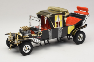 Munsters Koach Black ERTL 1:18 33036 Diecast