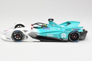 NIO 004 Team NIO #8 T. Dillmann Formula E Season 5 2019 Minichamps 1:18 114180008 Diecast — photo 3 of 6