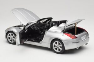 Nissan 350Z Z33 Roadster Diamond Silver AUTOart 1:18 77371 Diecast — photo 5 of 8