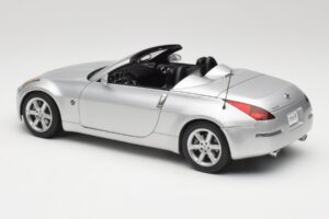 Nissan 350Z Z33 Roadster Diamond Silver AUTOart 1:18 77371 Diecast — photo 7 of 8