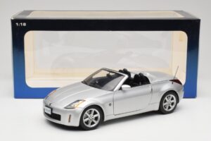 Nissan 350Z Z33 Roadster Diamond Silver AUTOart 1:18 77371 Diecast — photo 8 of 8