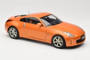 Nissan 350Z Z33 Sunset Orange AUTOart 1:18 77312 Diecast — photo 6 of 8
