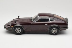 Nissan Fairlady 240Z-G S30 Maroon Kyosho 1:18 08212M Diecast — photo 4 of 8