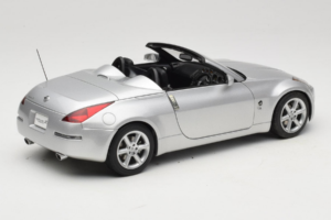 Nissan Fairlady Z Z33 Roadster Diamond Silver AUTOart 1:18 77376 Diecast — photo 3 of 8