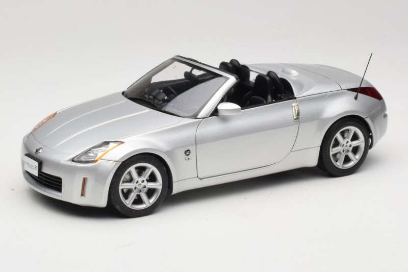 Nissan Fairlady Z Z33 Roadster Diamond Silver AUTOart 1:18 77376 Diecast