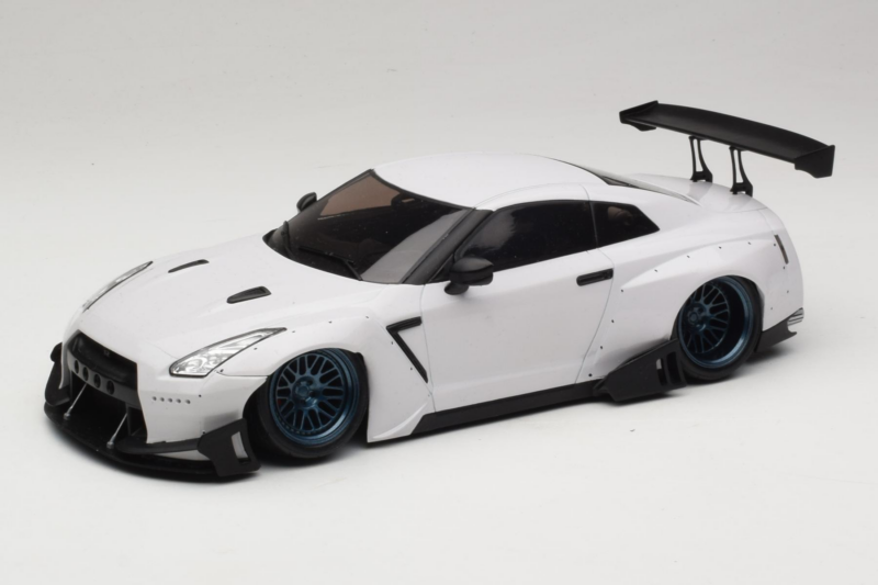 Nissan GT-R R35 Boost Wars 2 White Jp Kraemo 1:18 KRAEMO001 Diecast