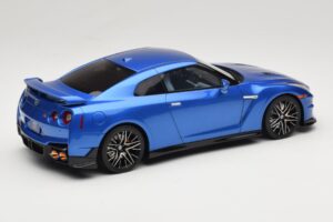 Nissan GT-R R35 Skyline Edition Bayside Blue GT Spirit 1:18 GT521 Resin — photo 2 of 6