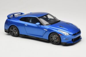 Nissan GT-R R35 Skyline Edition Bayside Blue GT Spirit 1:18 GT521 Resin — photo 4 of 6