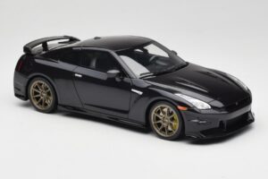 Nissan GT-R R35 Takumi Edition Midnight Purple GT Spirit 1:18 GT932 Resin — photo 4 of 6