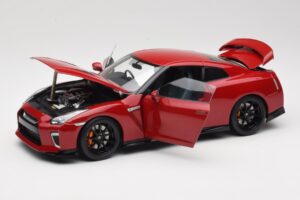Nissan GT-R R35 Track Edition NISMO Vibrant Red MotorHelix 1:18 M83511 Diecast — photo 2 of 8