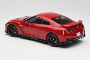 Nissan GT-R R35 Track Edition NISMO Vibrant Red MotorHelix 1:18 M83511 Diecast — photo 7 of 8