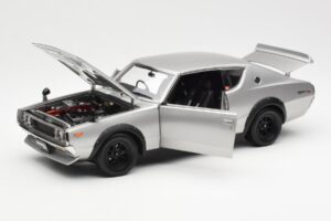 Nissan Skyline 2000 GT-R KPGC110 Silver Kyosho 1:18 08255S Diecast — photo 2 of 8