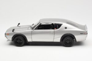 Nissan Skyline 2000 GT-R KPGC110 Silver Kyosho 1:18 08255S Diecast — photo 4 of 8