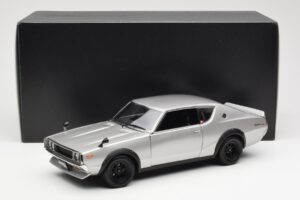 Nissan Skyline 2000 GT-R KPGC110 Silver Kyosho 1:18 08255S Diecast — photo 8 of 8