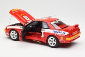Nissan Skyline GT-R R32 #1 J. Richards / M. Skaife Bathurst 1000 Winner 1992 AUTOart 1:18 89279 Diecast — photo 5 of 8